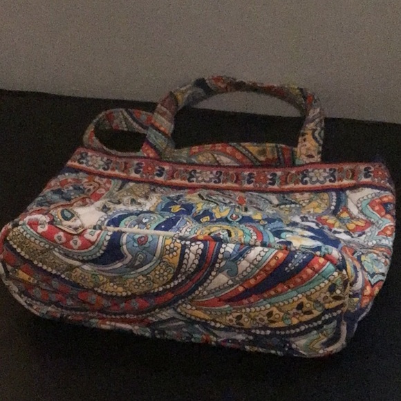 Vera Bradley purse with zipper top closure - Picture 3 of 4